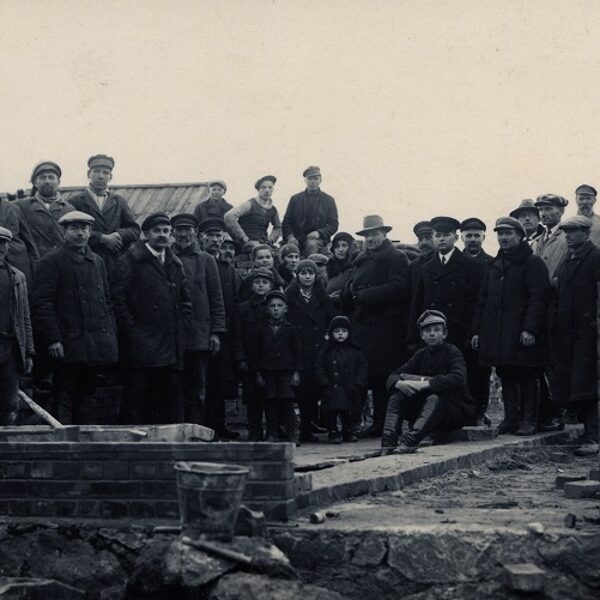 Pamatu likšana Višķu patērētāju biedrībai "Arājs", 1920