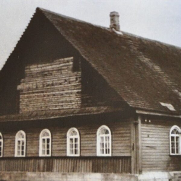 Višķu sinagoga pēc 1936. gada. Līdz mūsdienām saglabājušies tikai ēkas pamati un lieveņa p