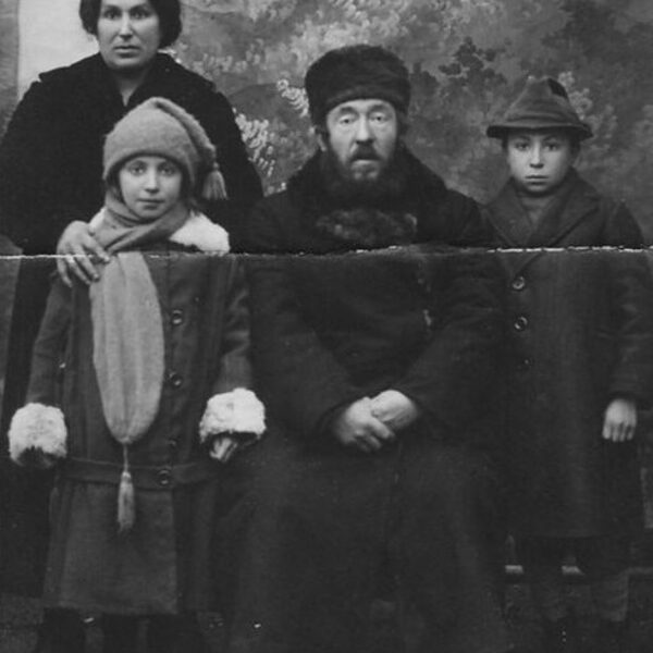 Višķu rabīns Šoloms Leibs Placinskis ar sievu Sāru Libu [dz. Finkel, 1880 - 1941], dēlu Ar