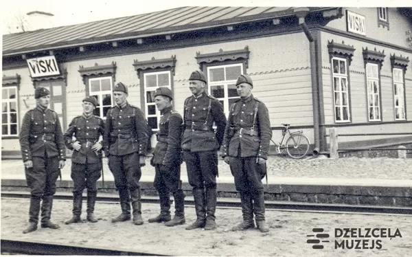 Karavīri Višķu stacijā, 20. gadsimta 20. - 30. gadi. Latvijas Dzelzceļa vēstures muzejs