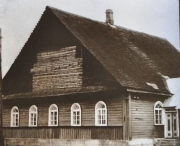 Višķu sinagoga pēc 1936. gada. Līdz mūsdienām saglabājušies tikai ēkas pamati un lieveņa p
